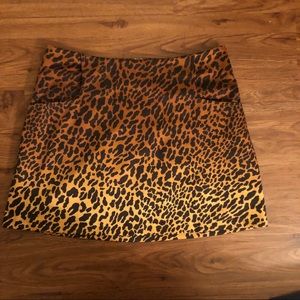 🍁Leopard print Ecoute mini skirt with pockets!